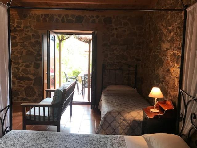 Apartamentos El Jardin Del Poeta Guijo de Granadilla Room photo