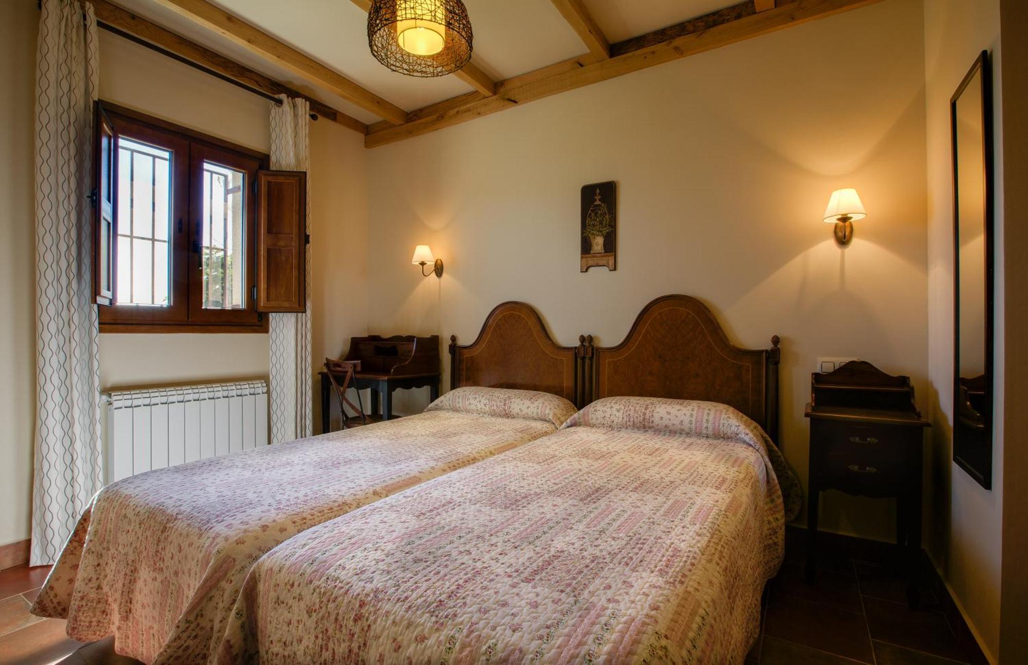 Apartamentos El Jardin Del Poeta Guijo de Granadilla Room photo