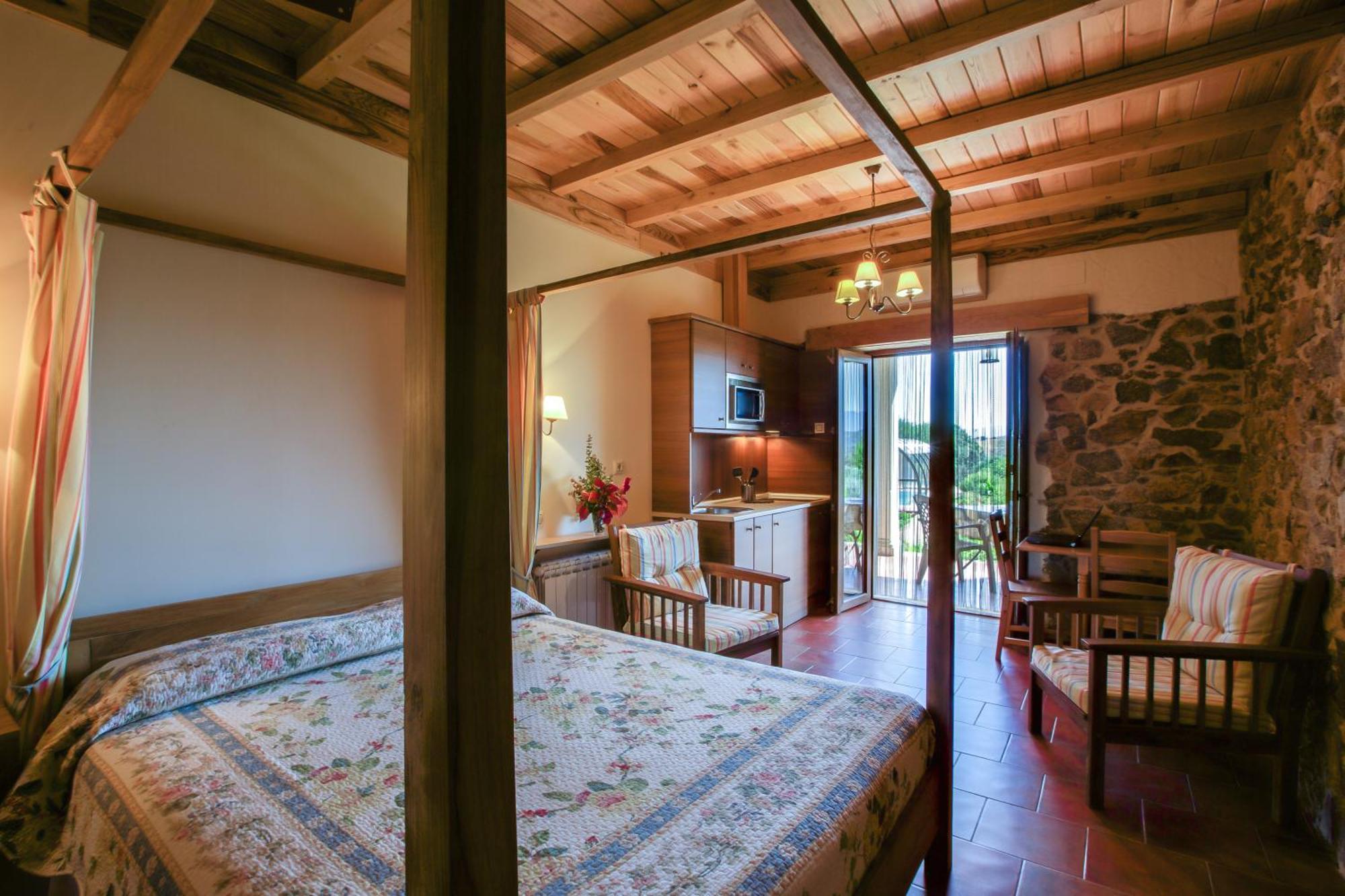 Apartamentos El Jardin Del Poeta Guijo de Granadilla Room photo